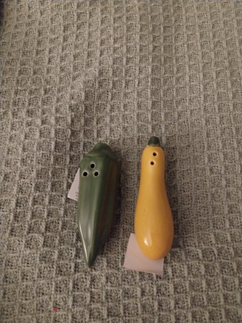 Salt & pepper shaker set- green chili pepper & yellow squash